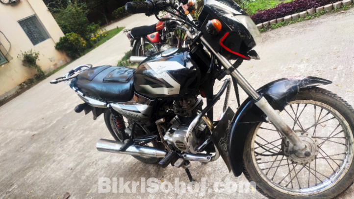 Bajaj Ct-100